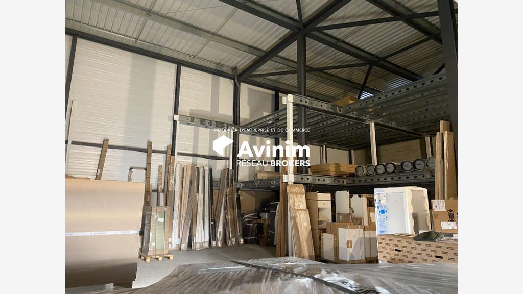 Loue local artisanal de 820m² Le Cannet Des Maures
