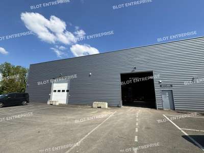 Location Locaux d'activités - Entrepôts au Cellier