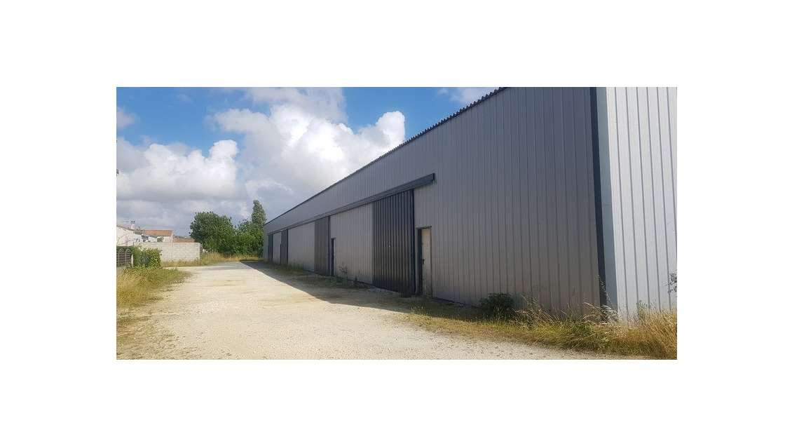 A louer  box stockage empl N°1 au Château d'Oléron