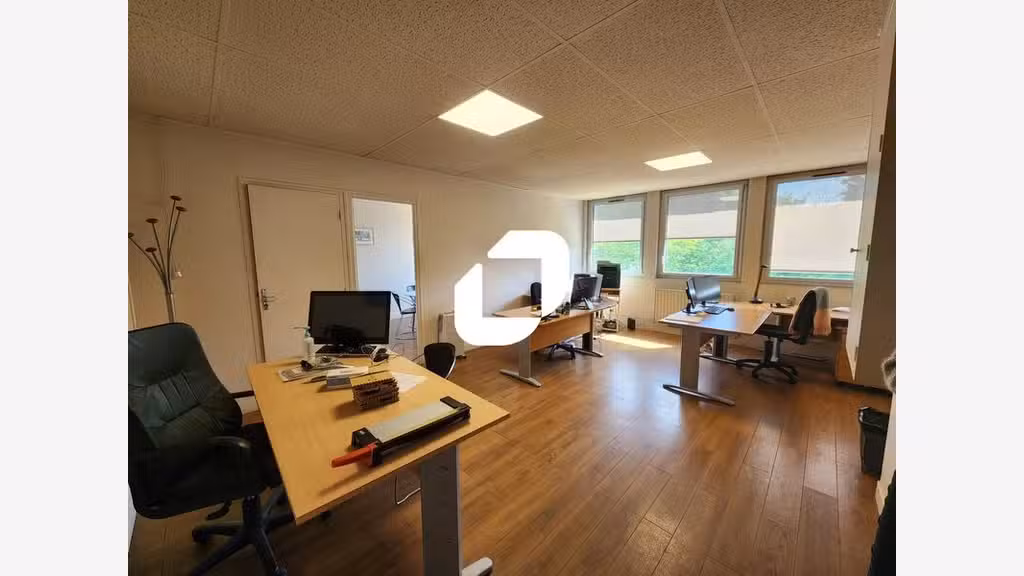 A louer Local d'activité 320m² Le chesnay