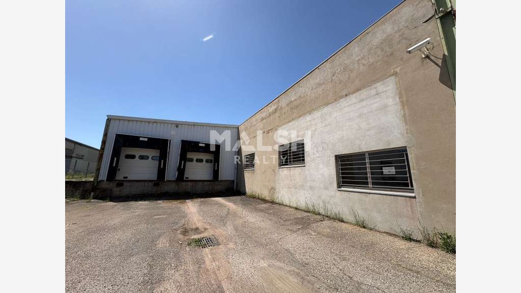 Site logistique indépendant 10 000m² divisible 42