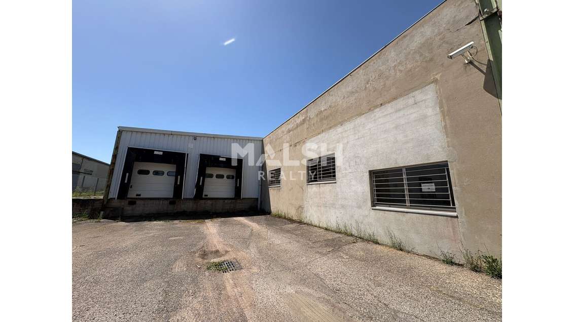 Site logistique indépendant 10 000m² divisible 42