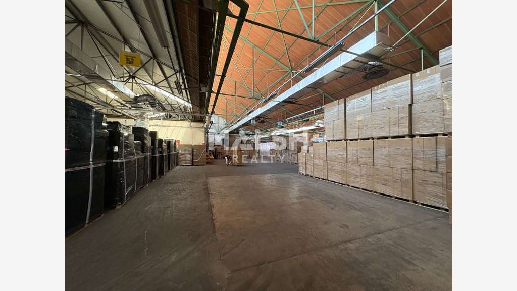 Site logistique indépendant 10 000m² divisible 42