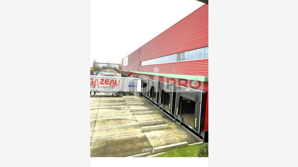 LE COUDRAY-MONTCEAUX - ENTREPÔT LOGISTIQUE à louer