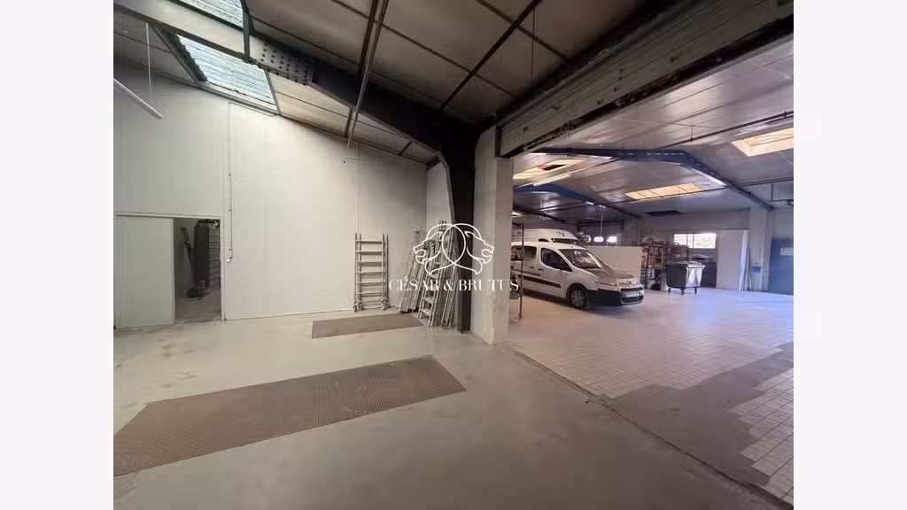 Loue local d'activité showroom 510m² au Creusot