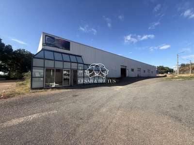 Loue local d'activité showroom 510m² au Creusot