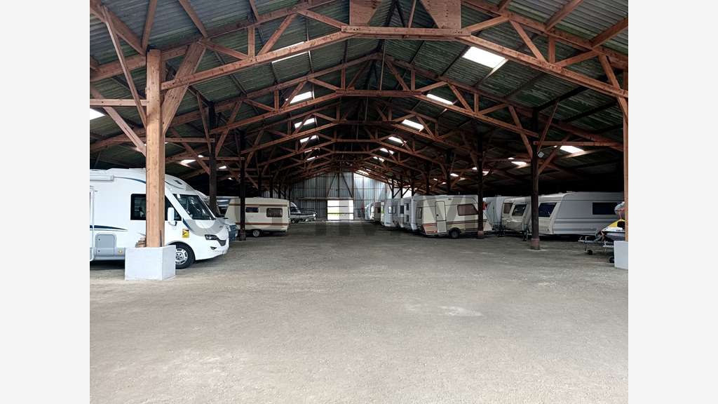 A louer hangar 1500m² sur 3360m² au Folgoët