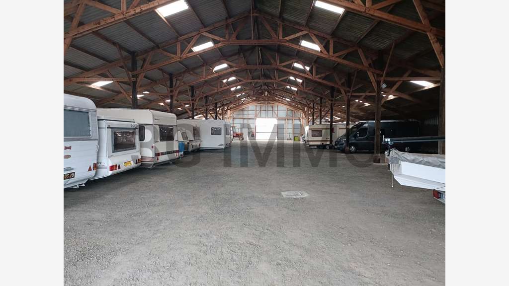A louer hangar 1500m² sur 3360m² au Folgoët