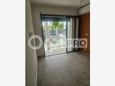 A louer 62 m² local professionnel GOSIER