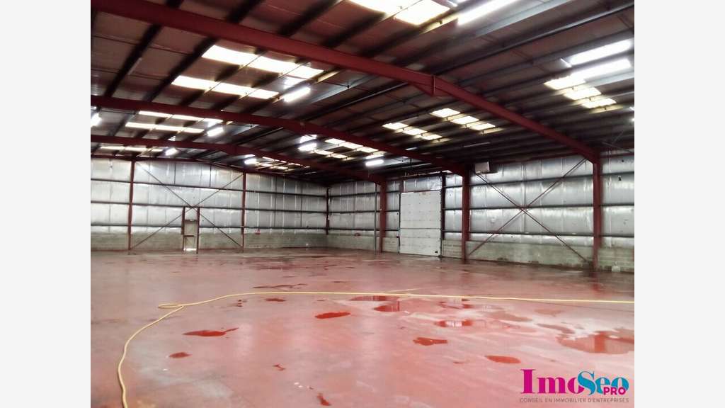 A louer entrepôt de 1380m² accès PL Le Haillan