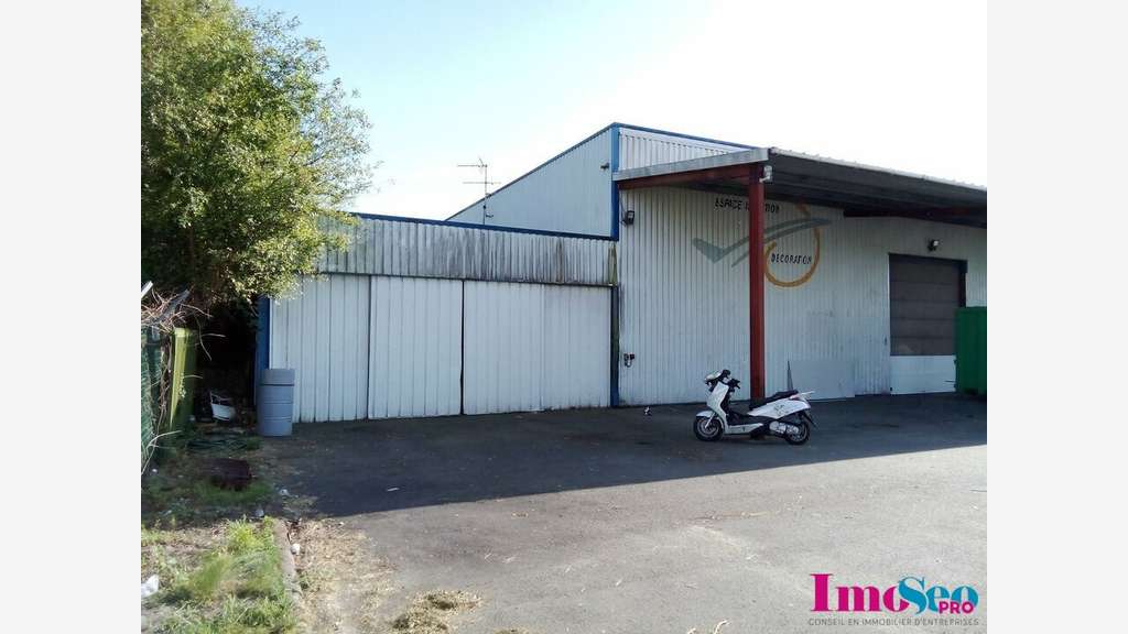 A louer entrepôt de 1380m² accès PL Le Haillan