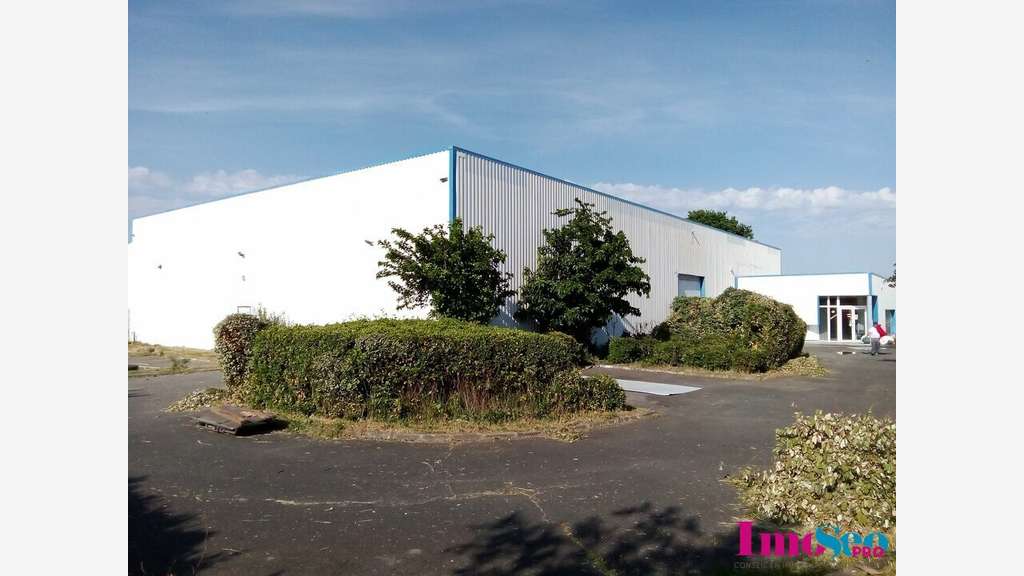 A louer entrepôt de 1380m² accès PL Le Haillan