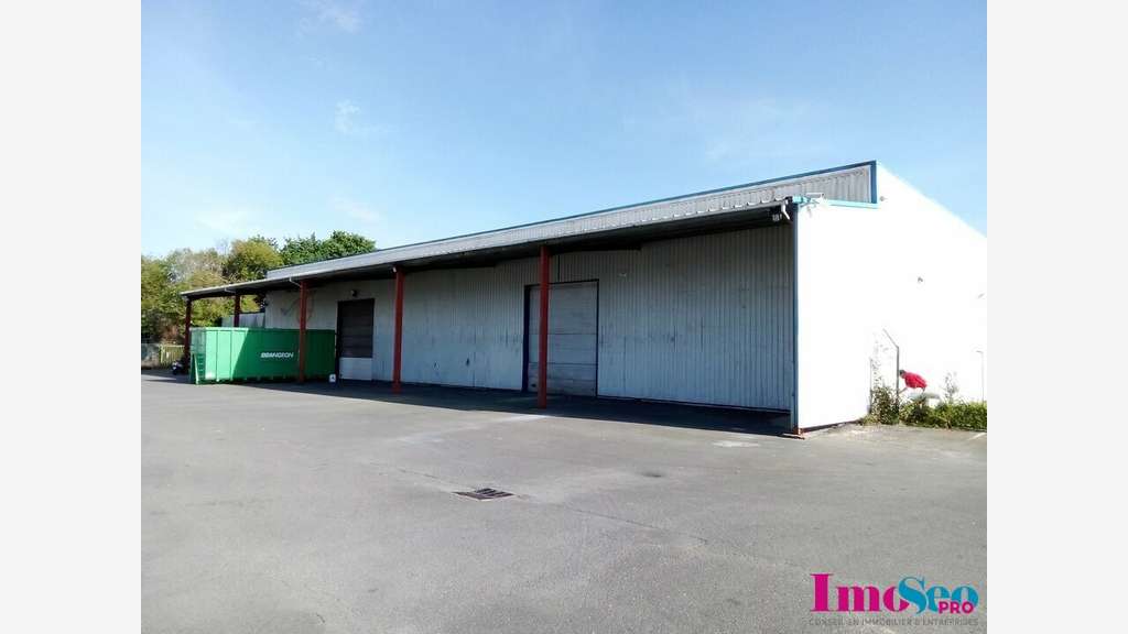A louer entrepôt de 1380m² accès PL Le Haillan