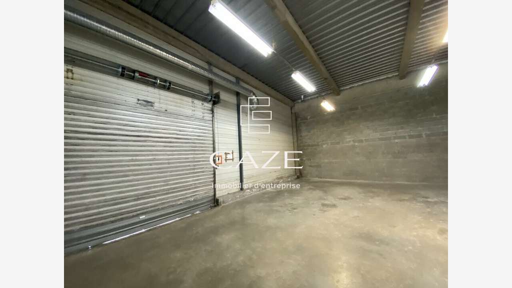 Local d'activité 250m² à louer au Haillan