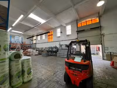 À louer local d'activités 740m² ZI portuaire