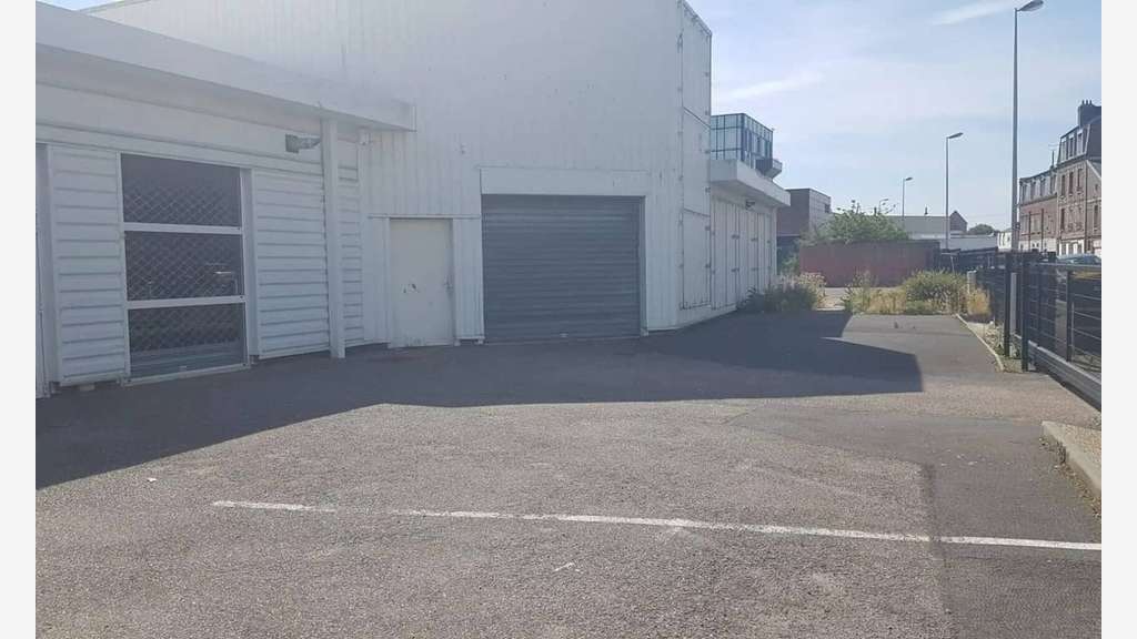 À louer local 510m² Le Havre quartier automobile 