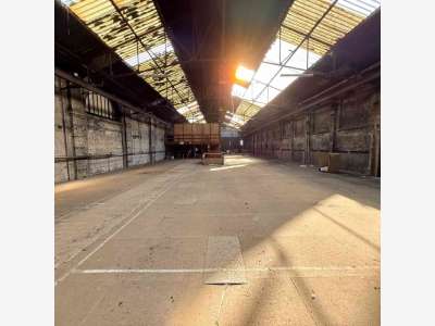 Local d'activités 1488m² empl stratégique Le Havre