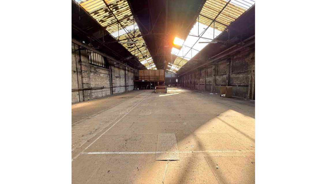 Local d'activités 1488m² empl stratégique Le Havre