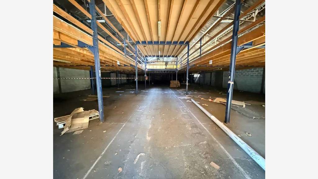 À vendre ou louer local activités 1129m² Le Havre
