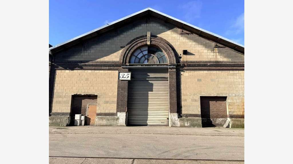 À vendre ou louer local activités 1129m² Le Havre