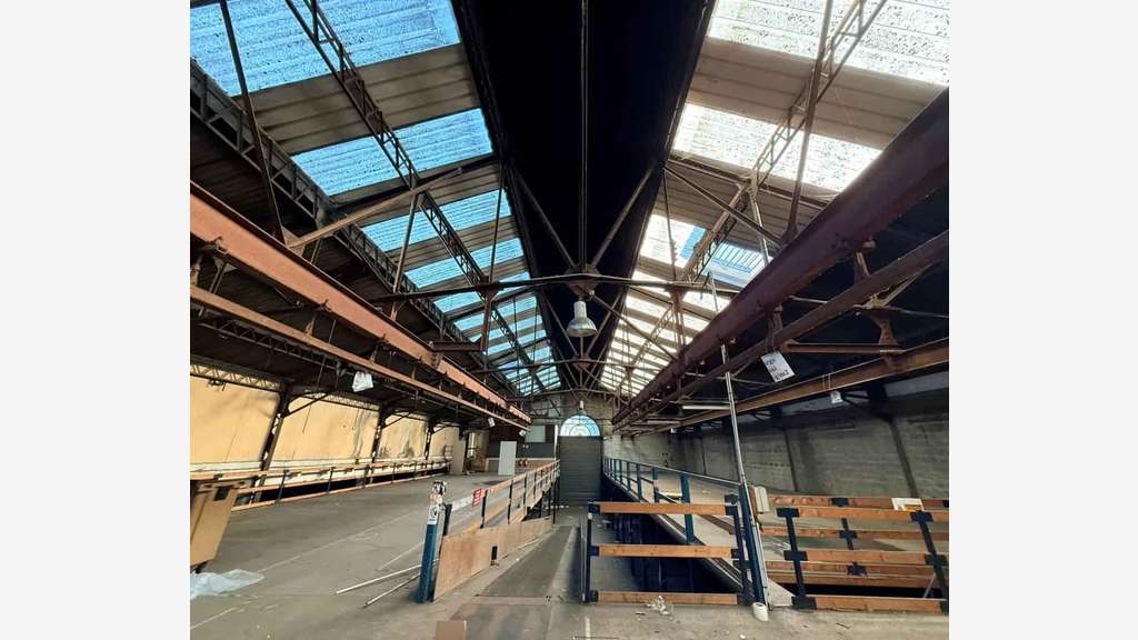 À vendre ou louer local activités 1129m² Le Havre