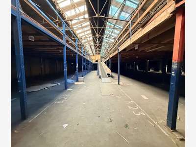 À vendre ou louer local activités 1129m² Le Havre