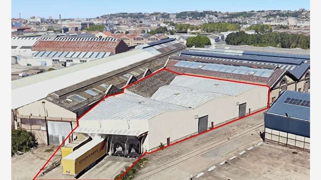 À vendre ou à louer local  1856m² au Havre