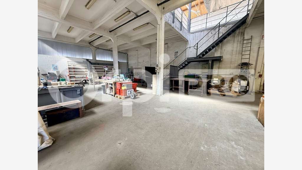 Local d'activité / entrepôt 1800m² Le Havre
