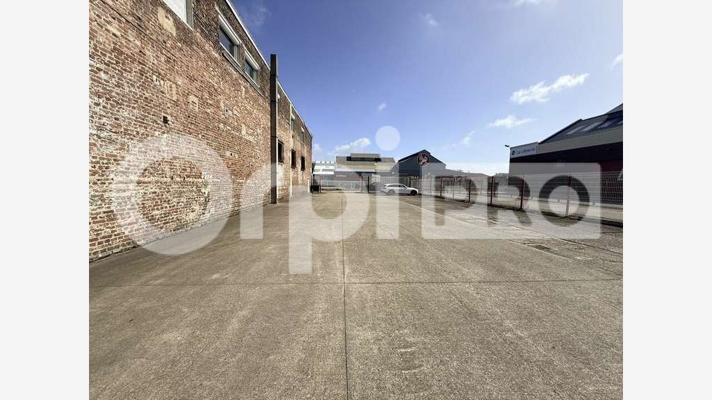 Local d'activité / entrepôt 1800m² Le Havre