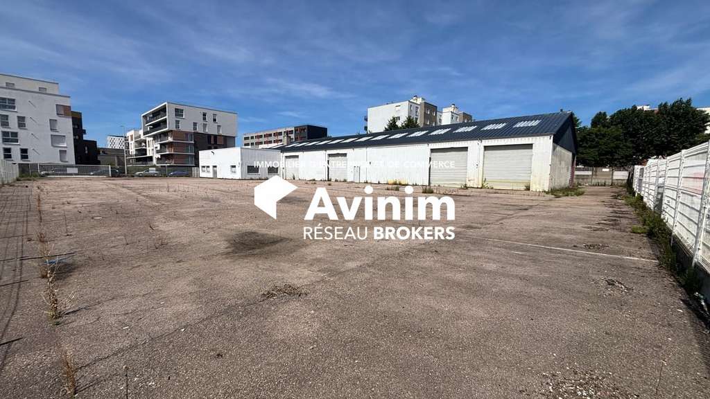 Offre unique local 958m² le Havre quartier Eure