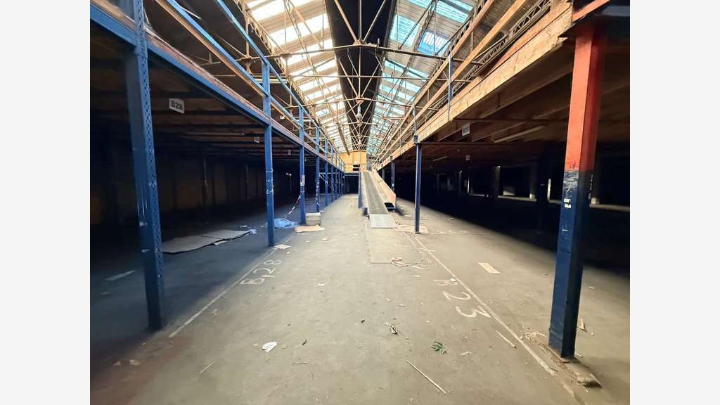 À vendre ou à louer – Local d'activités de 1 129 m