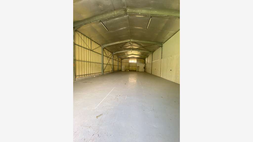 Local d'activités de 250m² à louer Le Lamentin