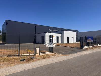Location Locaux d'activités - Entrepôts au Landreau