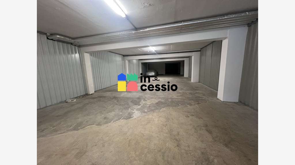 A louer atelier local de stockage 300m² au Mans
