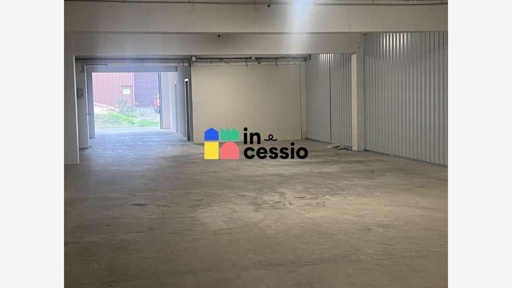 A louer atelier local de stockage 300m² au Mans