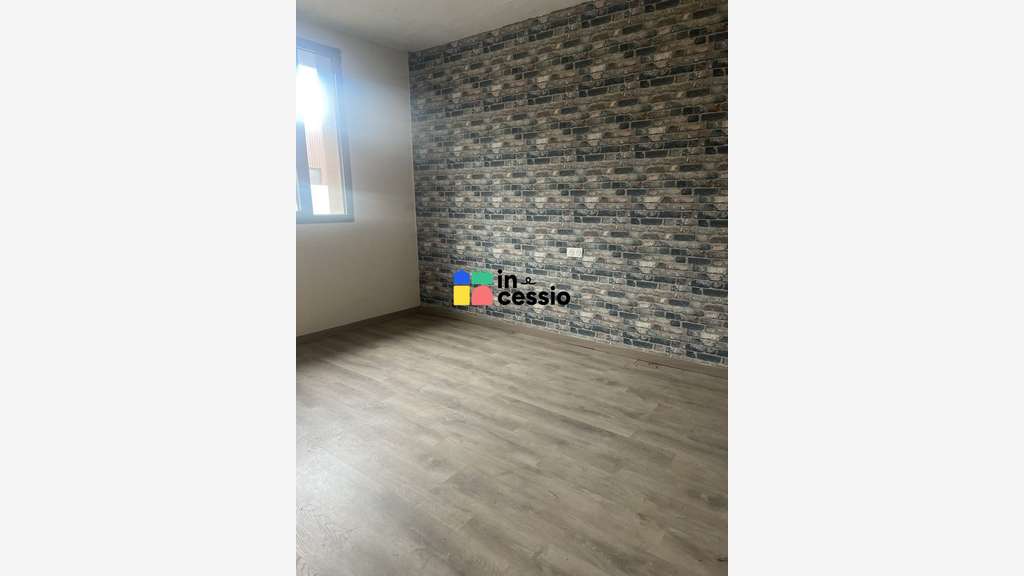 A louer atelier local de stockage 300m² au Mans