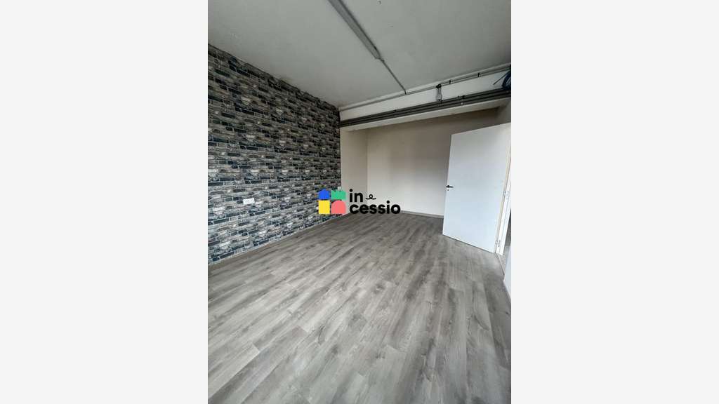 A louer atelier local de stockage 300m² au Mans