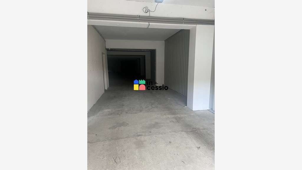 A louer atelier local de stockage 300m² au Mans