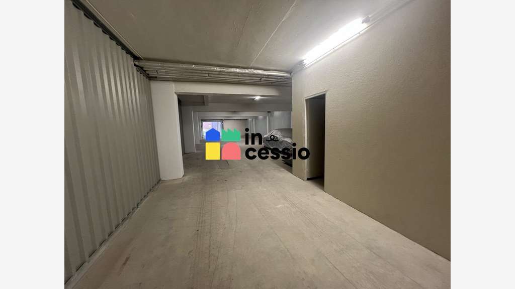 A louer atelier local de stockage 300m² au Mans