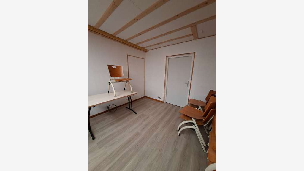 A louer entrepôt avec bureaux au Mans
