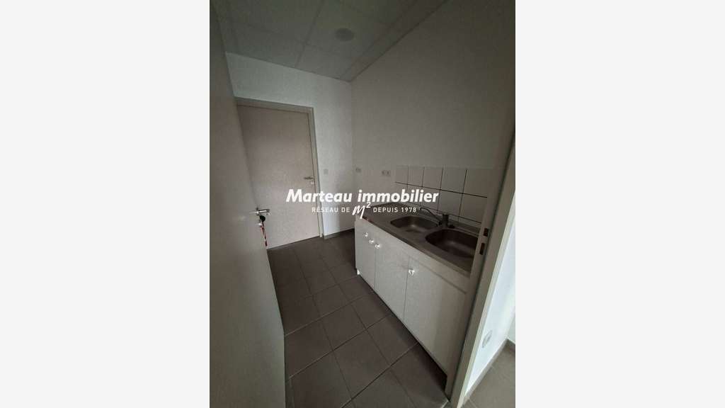 Local d'activité Le Mans 4 pièce(s) 357.5 m2