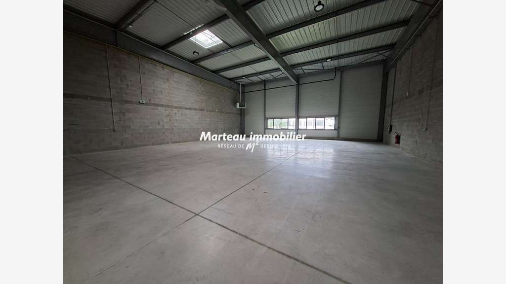 Local d'activité Le Mans 4 pièce(s) 357.5 m2