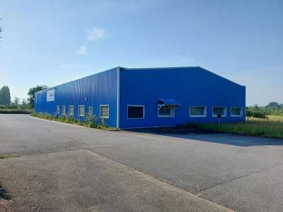 A louer local d'activité 950m² Le Mêle-sur-Sarthe