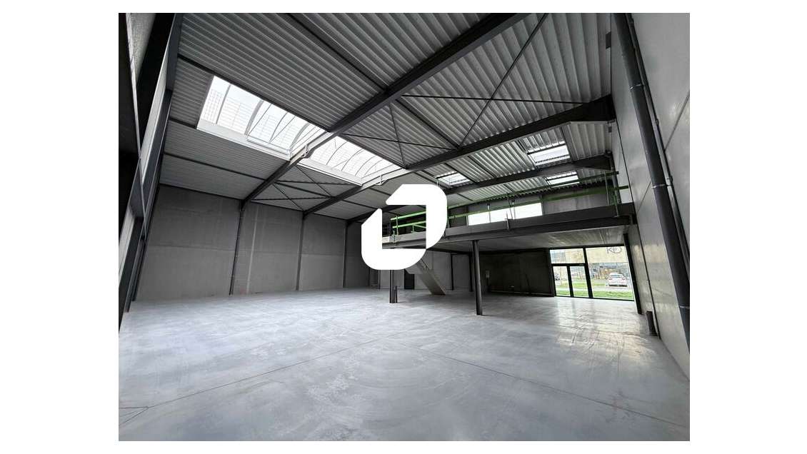 A louer Local d'activité 1237m² Le mesnil amelot
