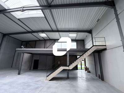 A louer Local d'activité 556m² Le mesnil amelot