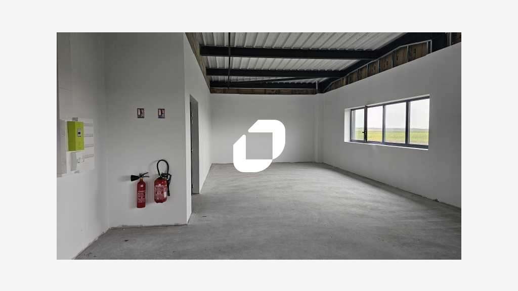 A louer Local d'activité 281m² Le mesnil amelot