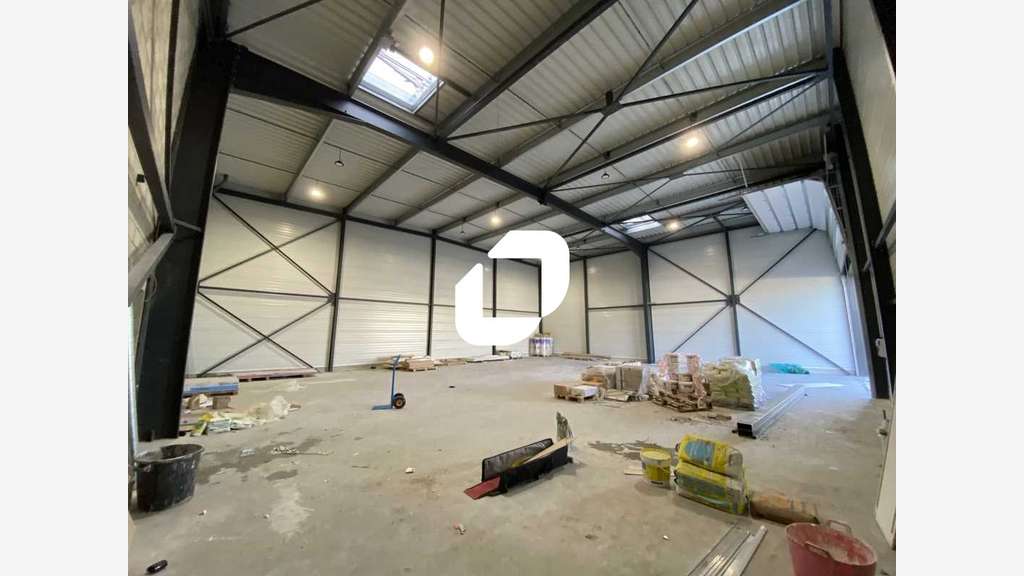 A louer Local d'activité 625m² Le mesnil amelot