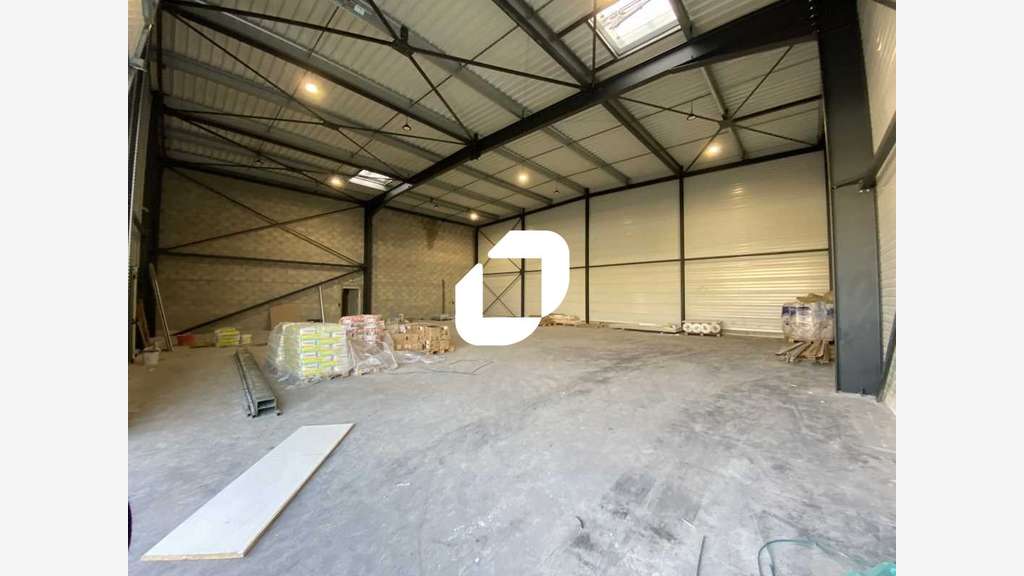 A louer Local d'activité 625m² Le mesnil amelot