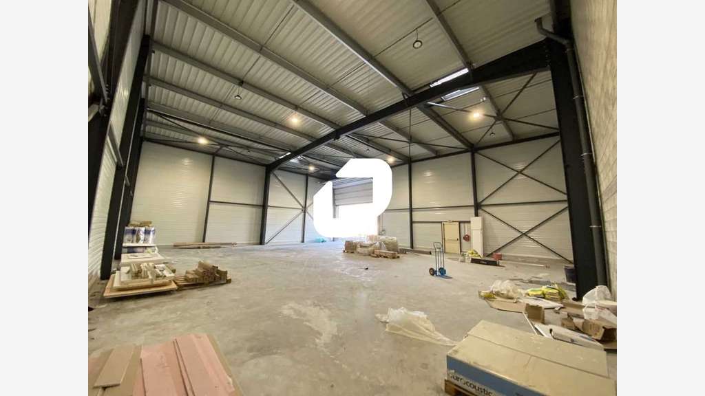 A louer Local d'activité 625m² Le mesnil amelot