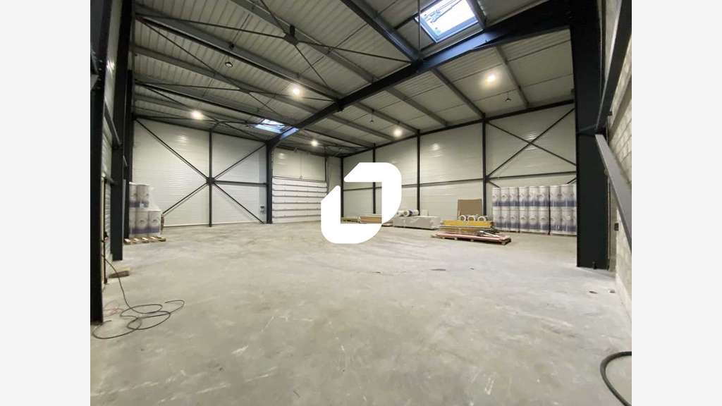 A louer Local d'activité 625m² Le mesnil amelot